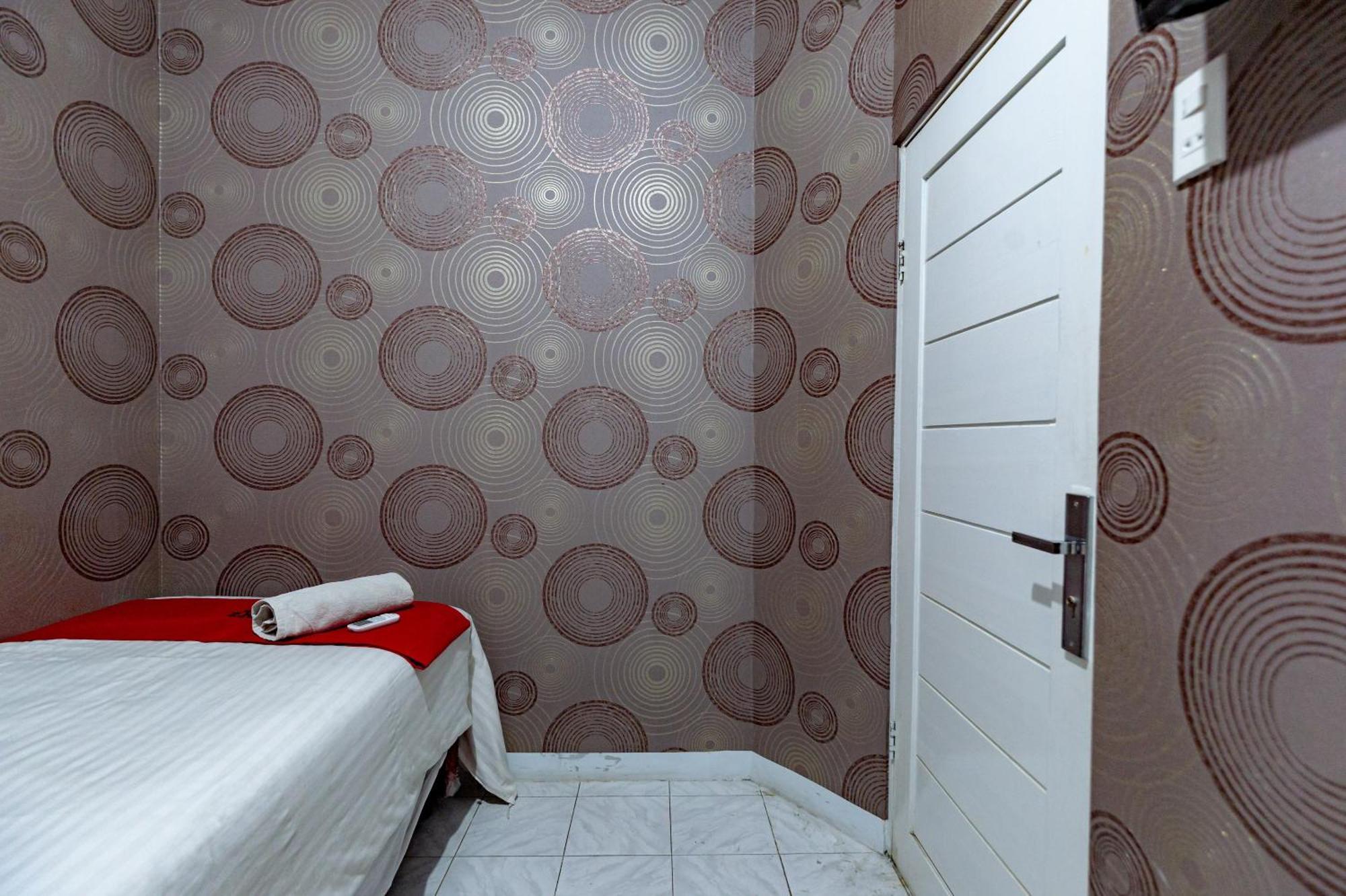 Reddoorz Near Rsud Dr Pringadi Medan 3 Hotel Exterior foto