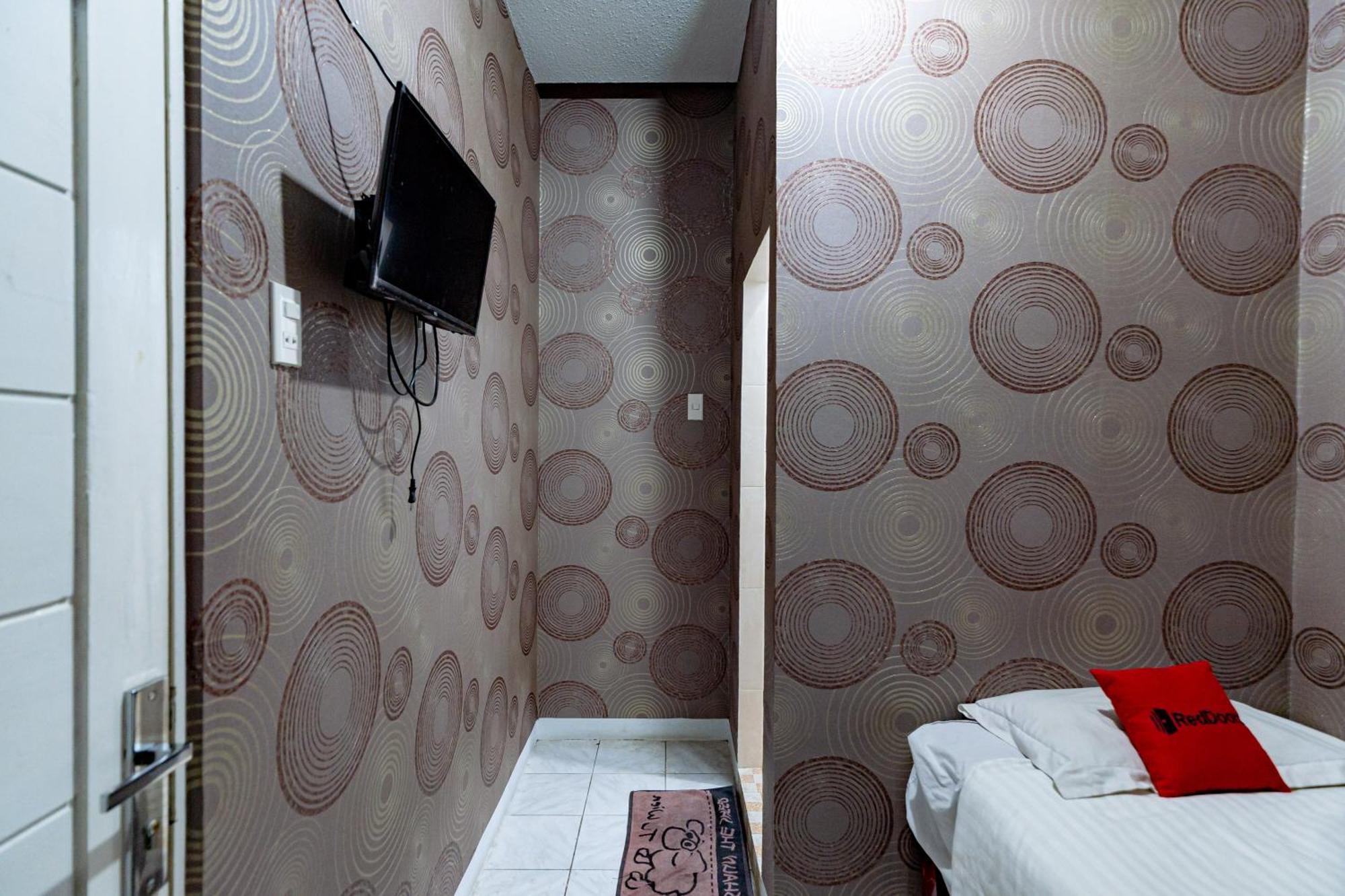 Reddoorz Near Rsud Dr Pringadi Medan 3 Hotel Exterior foto